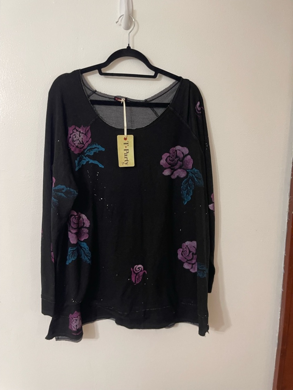 T Party Fashion Black Long-Sleeve Scoop Neck Top with Purple Floral Print